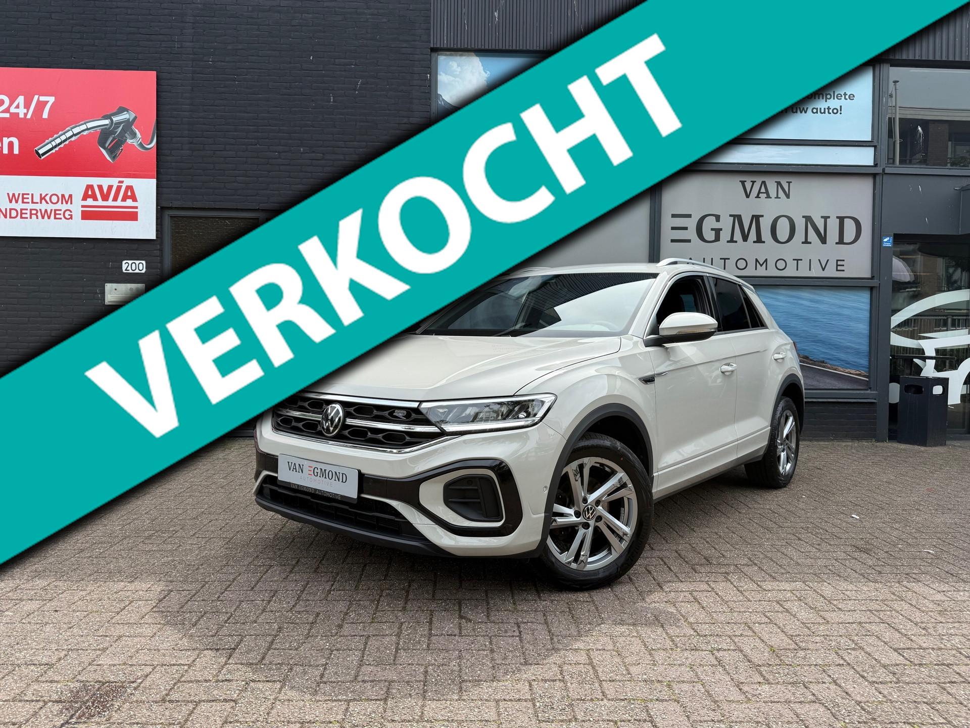 Volkswagen T-Roc 1.5 TSI R-Line 45762610-0.jpg | Van Egmond Automotive