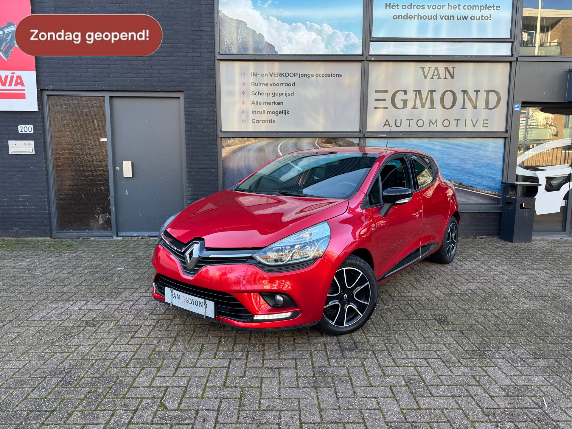Renault Clio 0.9 TCe Limited 50312458-0.jpg | Van Egmond Automotive
