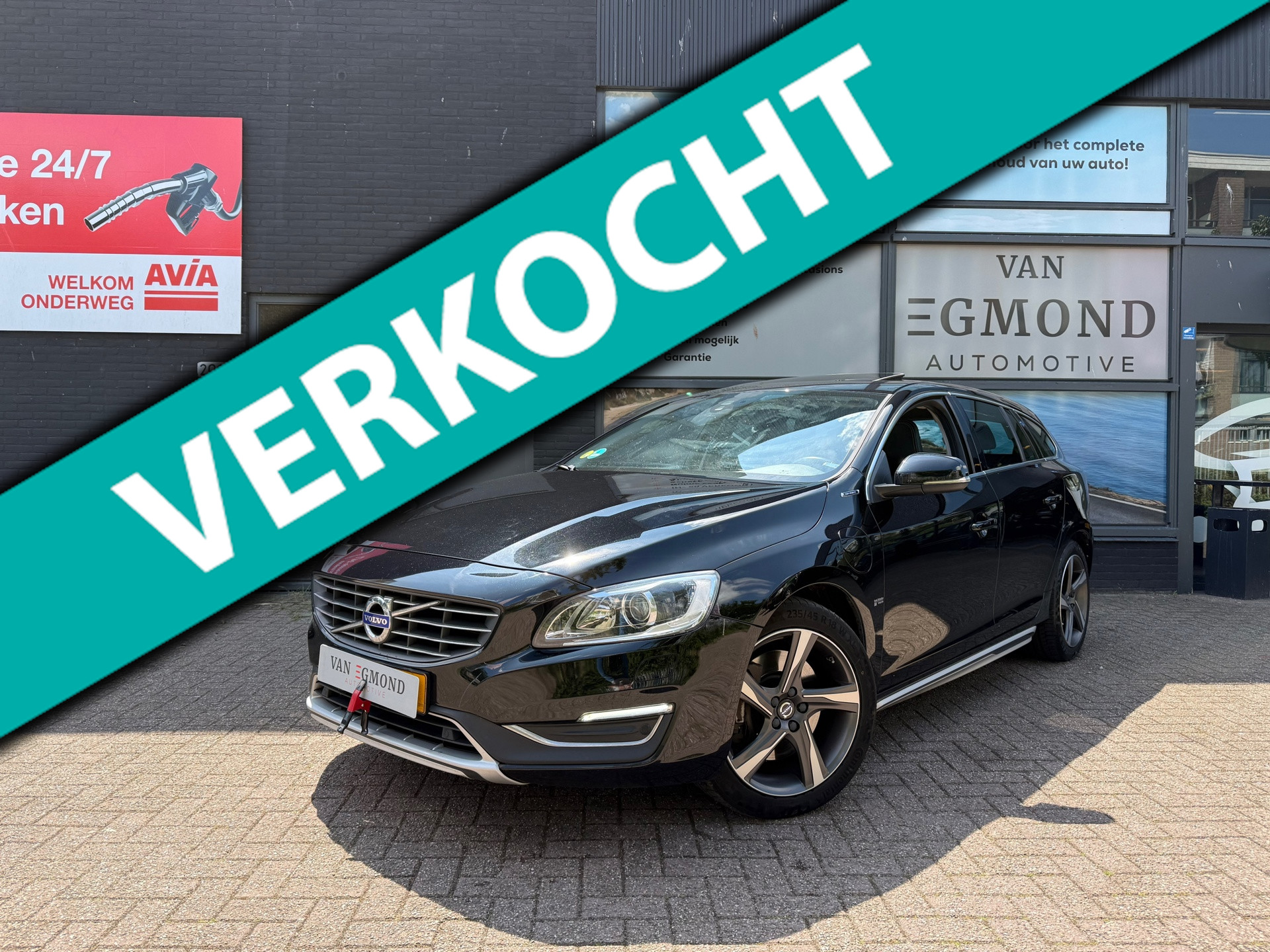 Volvo V60 2.4 D6 Twin Engine R-Design 45758206-0.jpg | Van Egmond Automotive
