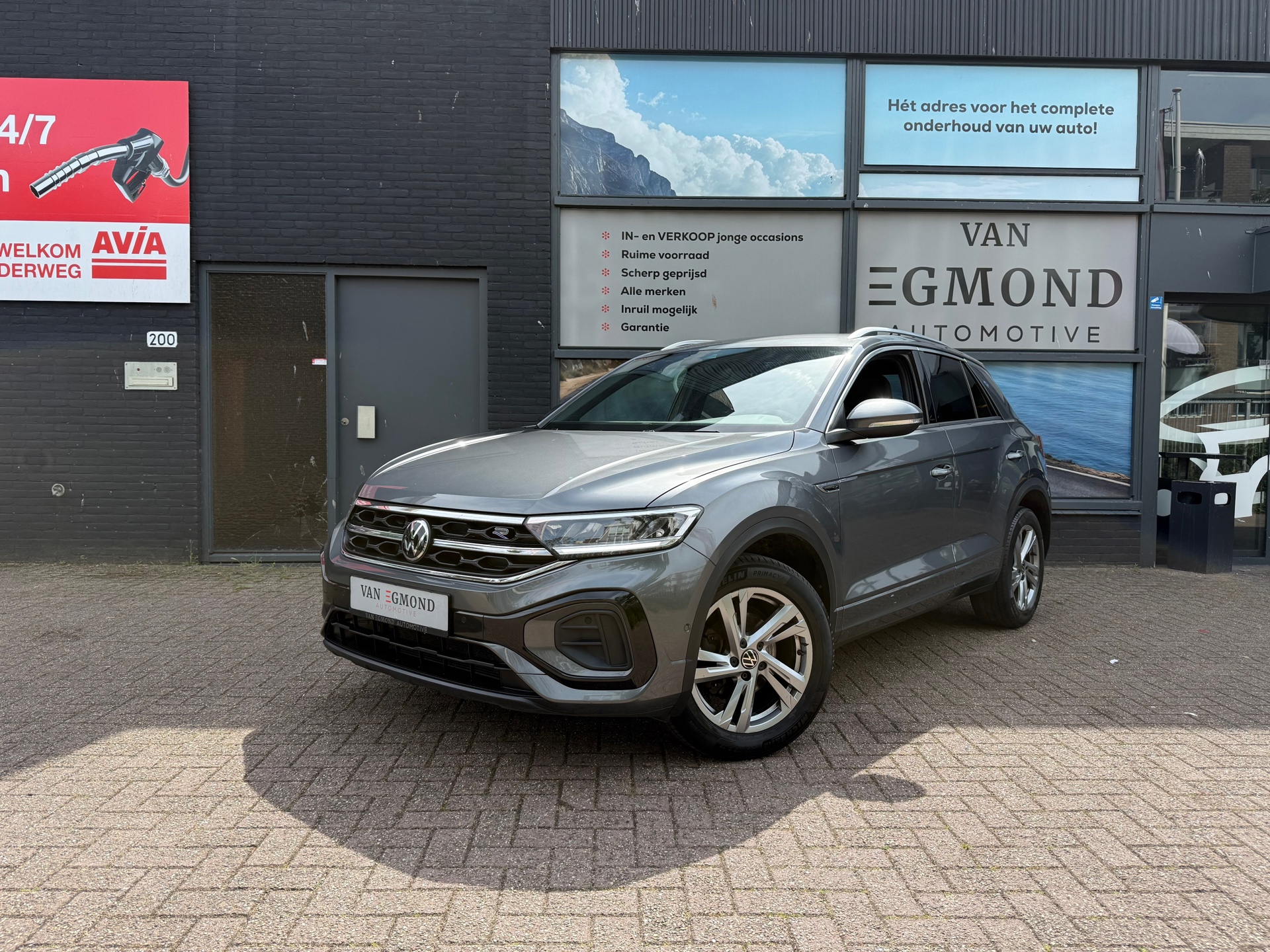 Volkswagen T-Roc 1.5 TSI R-Line 45762512-0.jpg | Van Egmond Automotive